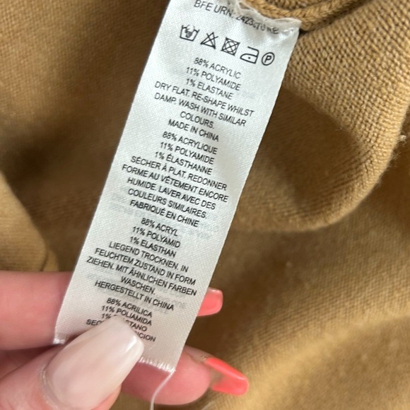 French Connection Camel Tan Women’s Oversized Sweater size Medium​ - Picture 2 of 6
